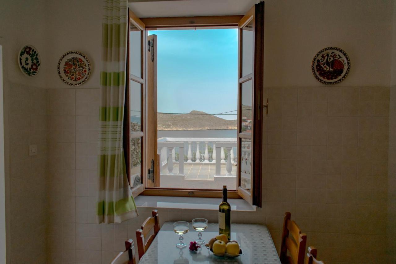 Villa Niovi Chalki Town Bagian luar foto