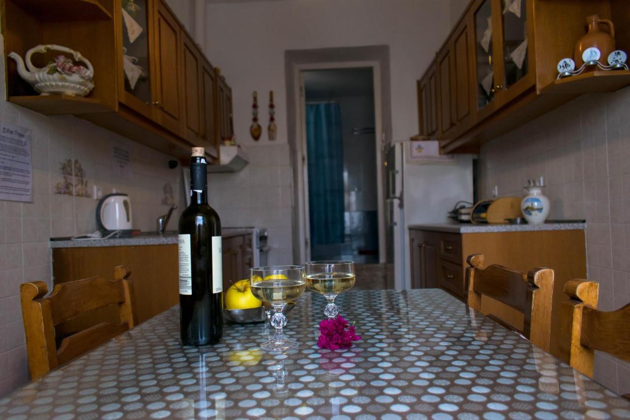 Villa Niovi Chalki Town Bagian luar foto