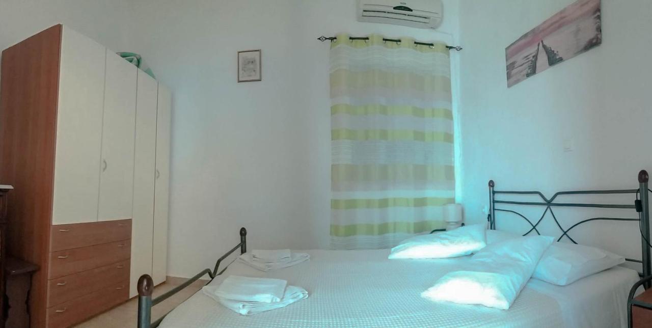 Villa Niovi Chalki Town Bagian luar foto